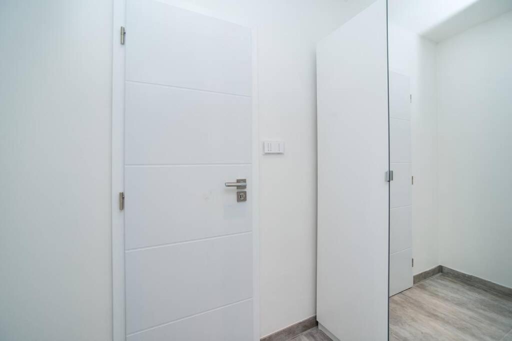 Old Town 1 Bedroom Oasis With Ac And Double Shower Praha Eksteriør bilde